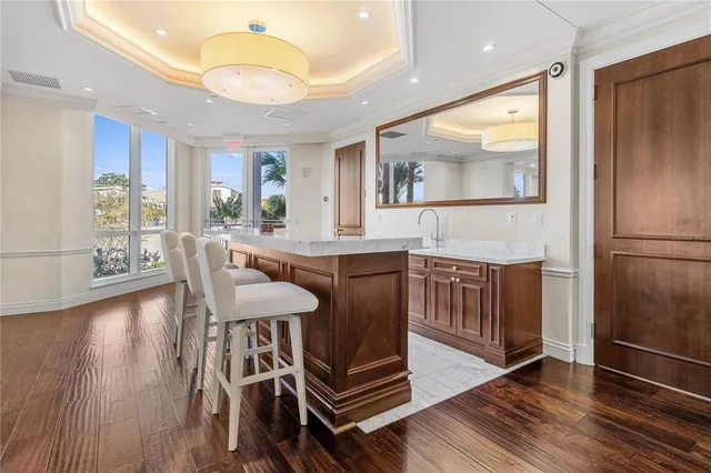 a view of entryway with microwave