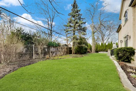 $1,750,000 | 1414 Canterbury Lane, Glenview, IL 60025