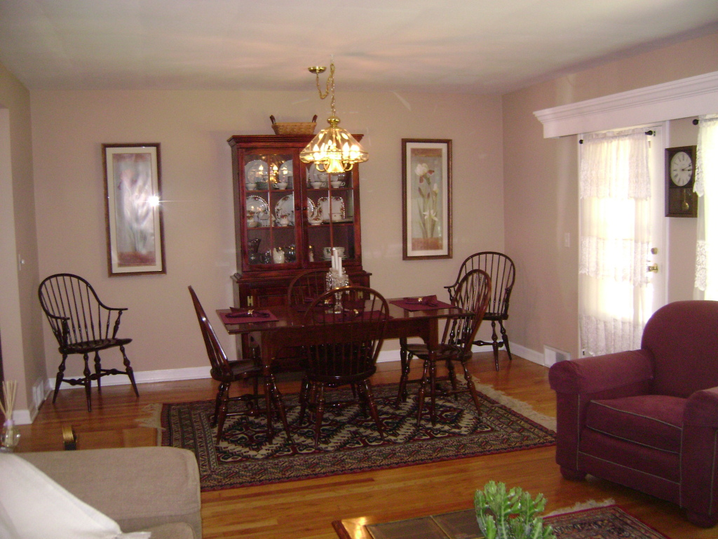 20 Partridge Road Pittsfield, MA 01201 - Photo 3 of 7 dining