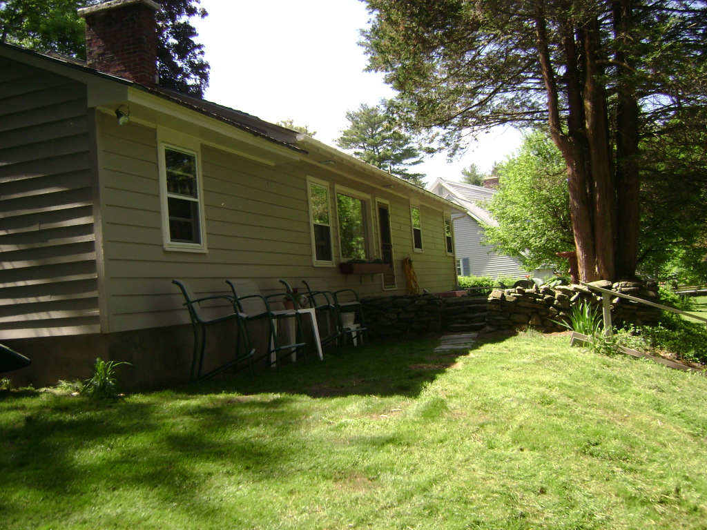 20 Partridge Road Pittsfield, MA 01201 - Photo 4 of 7 yard