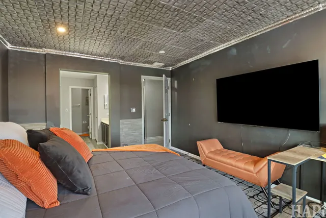 $420,000 | 902 Huntington Drive, Unit 902, Elk Grove Village, IL 60007