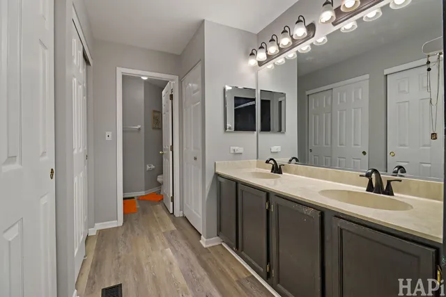 $420,000 | 902 Huntington Drive, Unit 902, Elk Grove Village, IL 60007