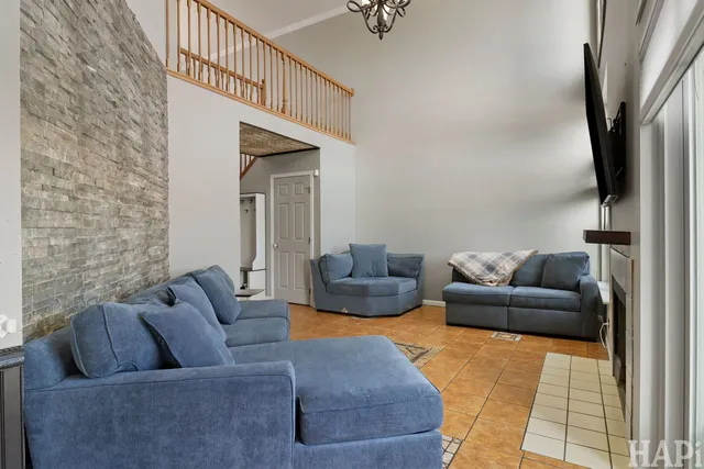 $420,000 | 902 Huntington Drive, Unit 902, Elk Grove Village, IL 60007