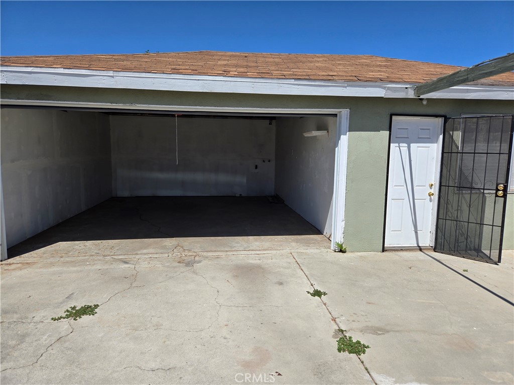 6025 Florence Street Riverside, CA 92504 - Photo 8 of 19 Garage open