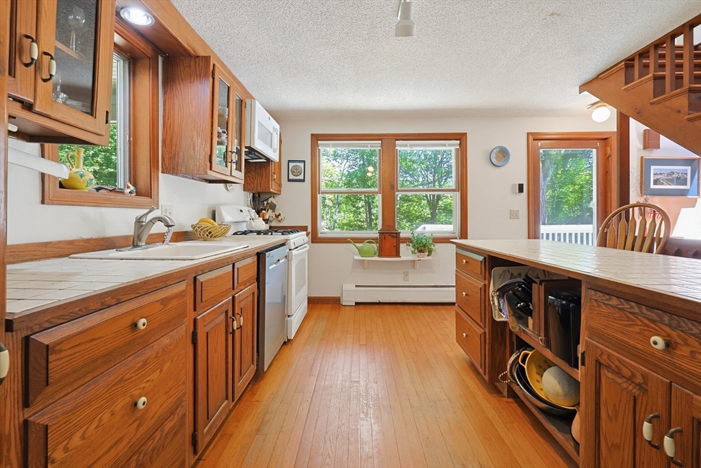1775 Drift Road Westport, MA 02790 - Photo 14 of 42