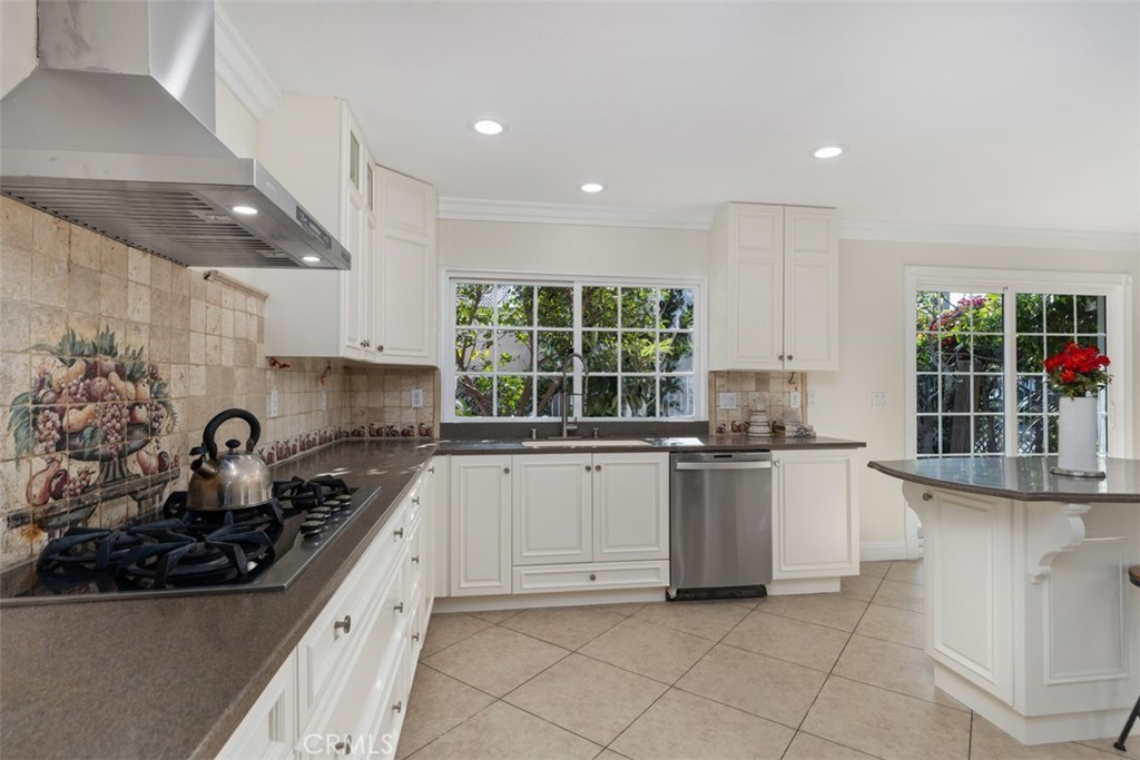 2 Meadowsweet Way Irvine, CA 92612 - Photo 11 of 28