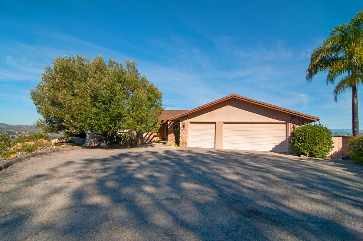 16080 Stoney Acres Road Poway, CA 92064 - Photo 2 of 25