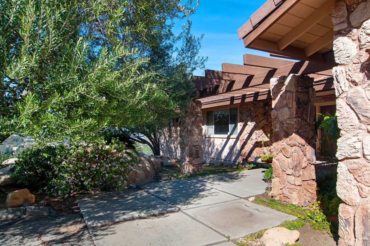 16080 Stoney Acres Road Poway, CA 92064 - Photo 4 of 25