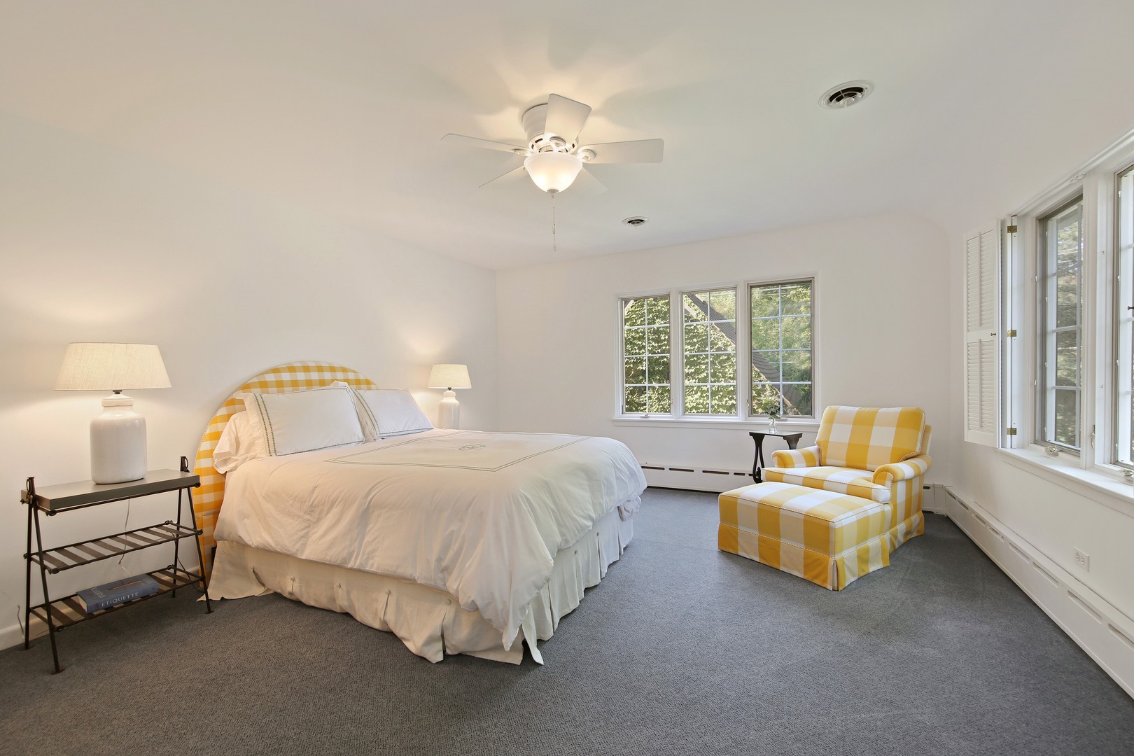 712 Taft Road Hinsdale, IL 60521 - Photo 20 of 25 a bedroom with bed and window