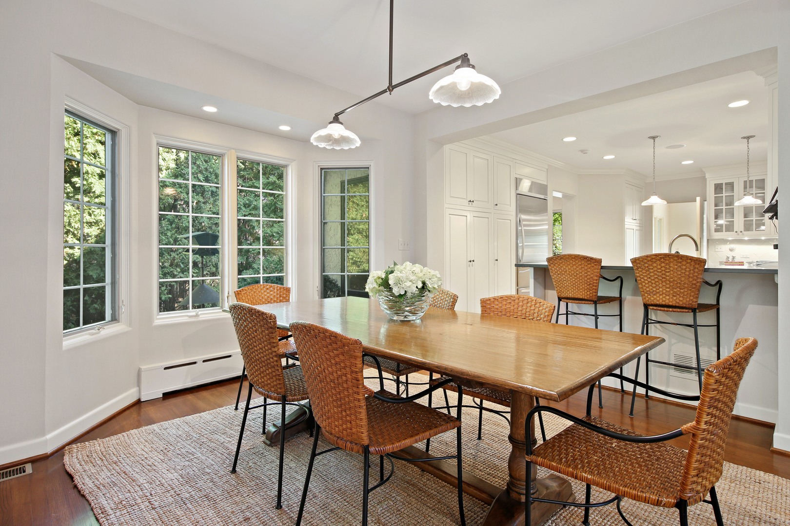 712 Taft Road Hinsdale, IL 60521 - Photo 6 of 25 a dining room with furniture and wooden floor