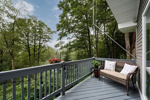 $360,000 | 231 Bergrucken Lane, Unit 121122, Readsboro, VT 05350