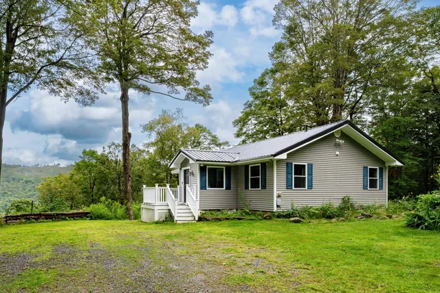 $360,000 | 231 Bergrucken Lane, Unit 121122, Readsboro, VT 05350