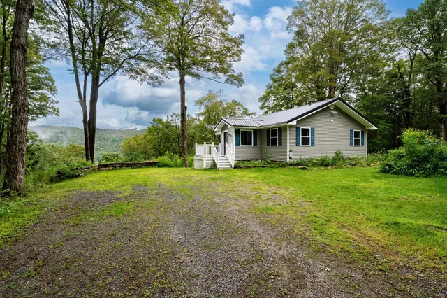 $360,000 | 231 Bergrucken Lane, Unit 121122, Readsboro, VT 05350