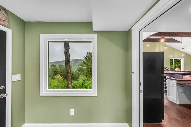 $360,000 | 231 Bergrucken Lane, Unit 121122, Readsboro, VT 05350