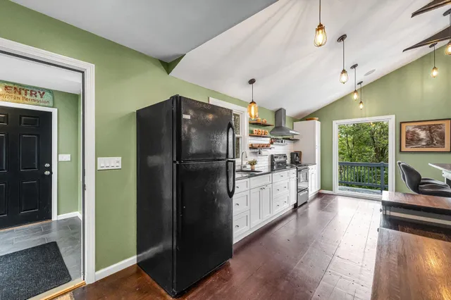 $360,000 | 231 Bergrucken Lane, Unit 121122, Readsboro, VT 05350