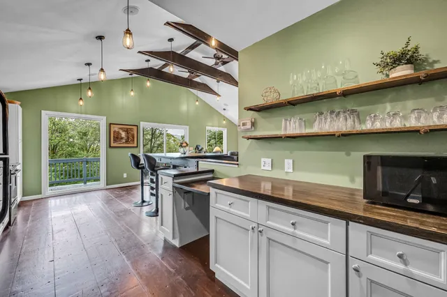 $360,000 | 231 Bergrucken Lane, Unit 121122, Readsboro, VT 05350