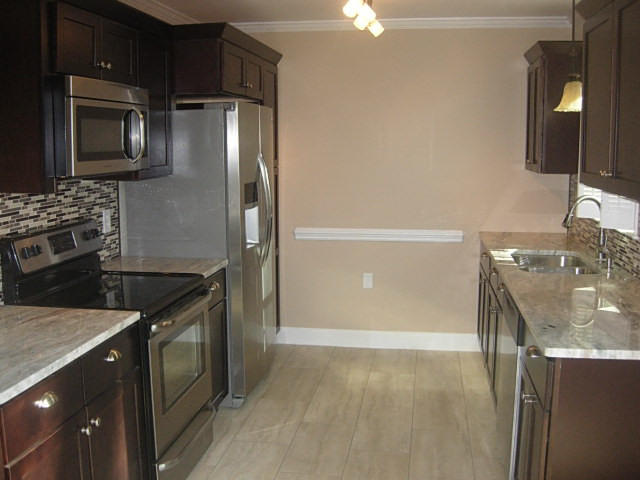 321 Oxford Road Ladson, SC 29456 - Photo 5 of 22 005.JPG