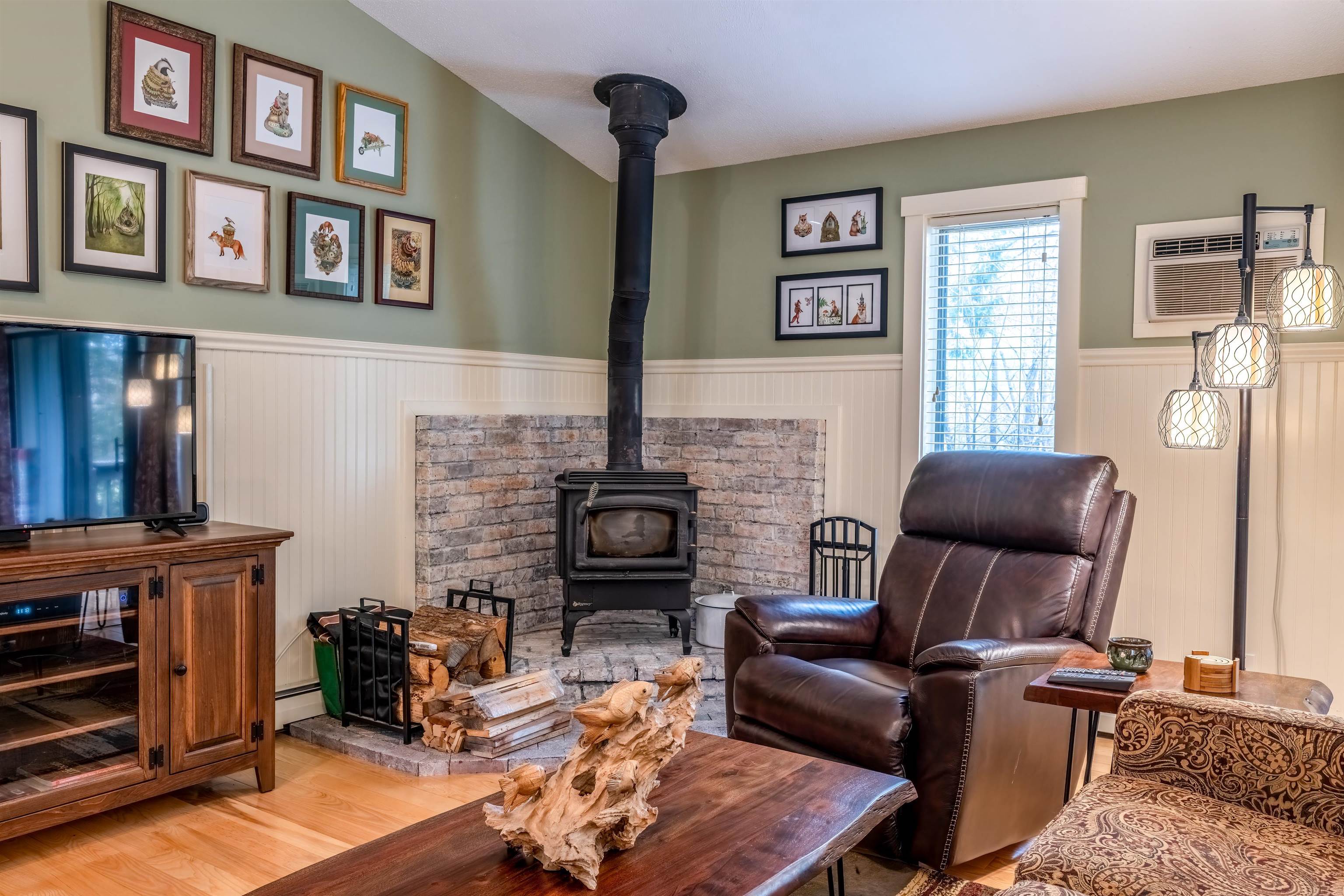 383 Old Quechee Road, Unit 8B Hartford, VT 05059 - Photo 13 of 29 Gallery Image 13