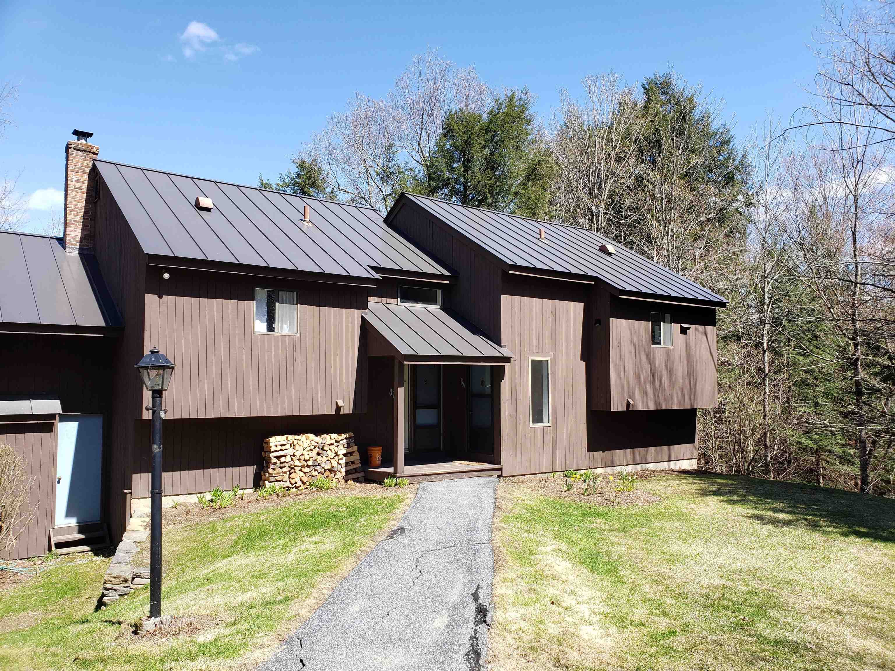383 Old Quechee Road, Unit 8B Hartford, VT 05059 - Photo 2 of 29 Gallery Image 2