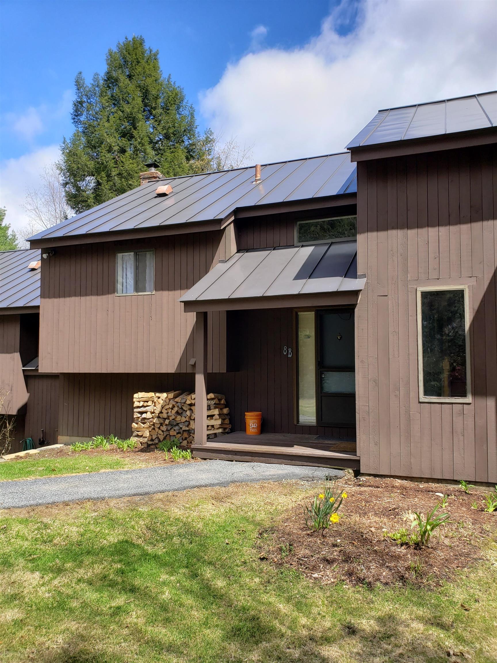 383 Old Quechee Road, Unit 8B Hartford, VT 05059 - Photo 3 of 29 Gallery Image 3