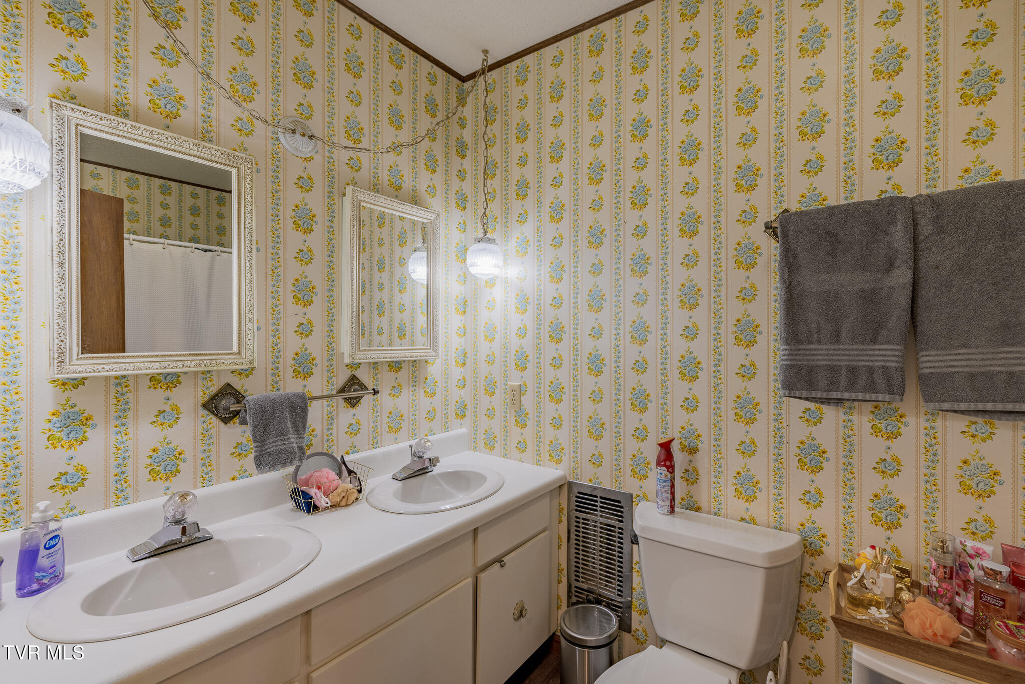 3222 Marbleton Road Unicoi, TN 37692 - Photo 14 of 40 1R9A6285-HDR