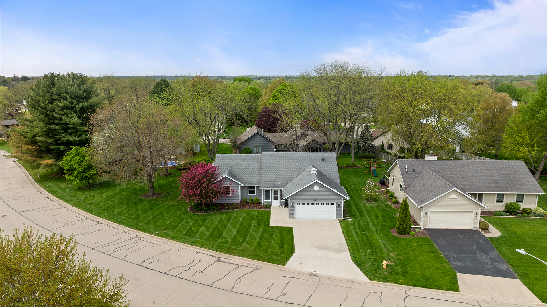 401 Deer Chase Dixon, IL 61021 - Photo 2 of 39