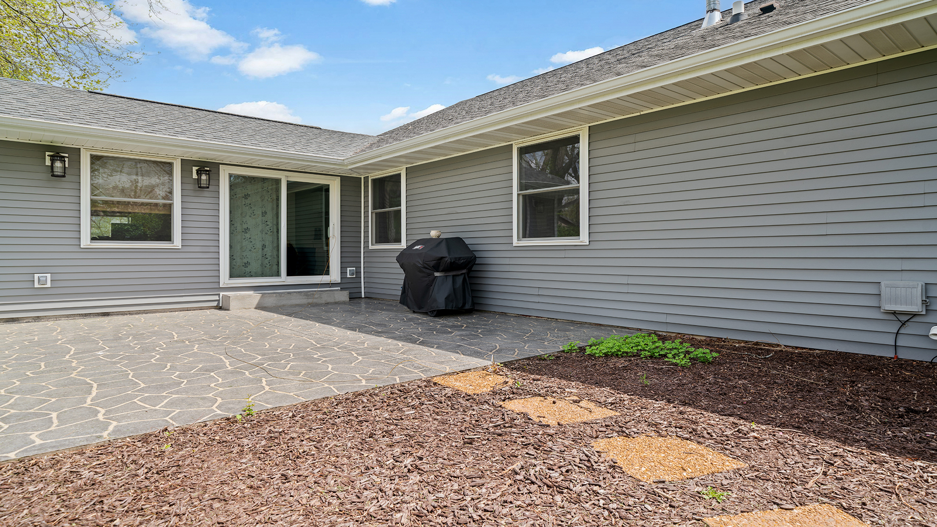401 Deer Chase Dixon, IL 61021 - Photo 33 of 39 a view of a house with a patio