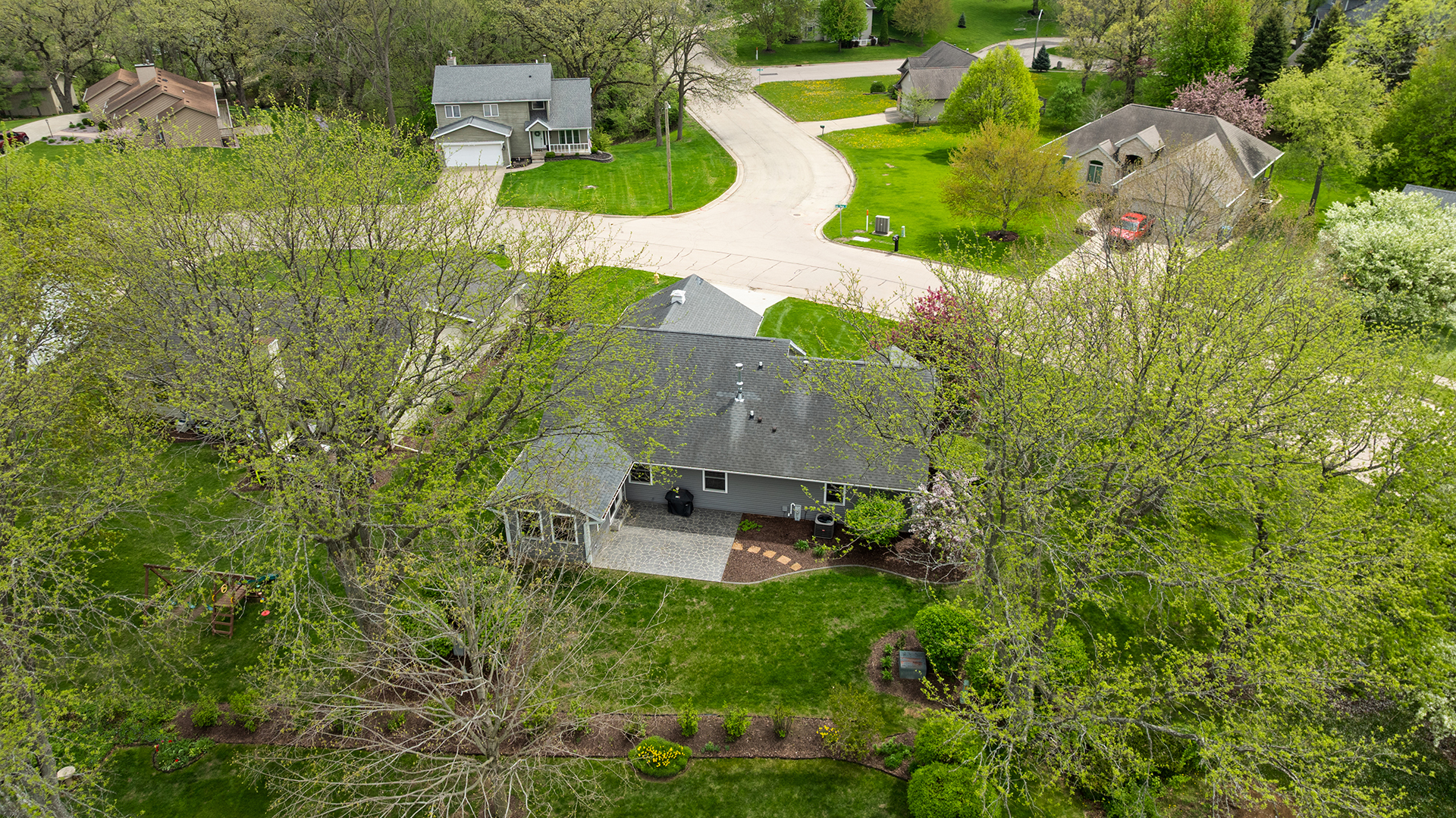 401 Deer Chase Dixon, IL 61021 - Photo 38 of 39 an aerial view of a house with a garden
