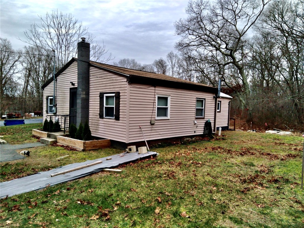 501 Bulgarmarsh Road Tiverton, RI 02878 - Photo 2 of 10