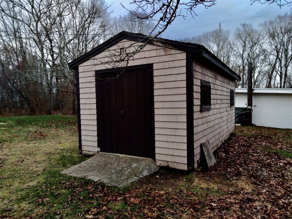501 Bulgarmarsh Road Tiverton, RI 02878 - Photo 6 of 10