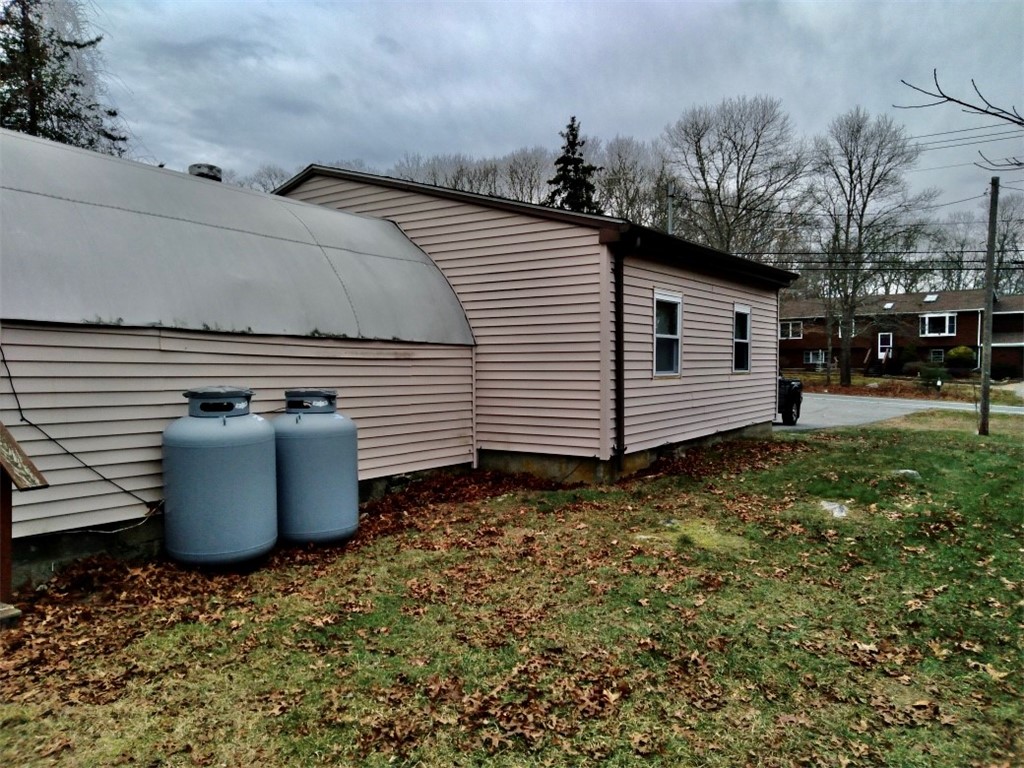 501 Bulgarmarsh Road Tiverton, RI 02878 - Photo 8 of 10