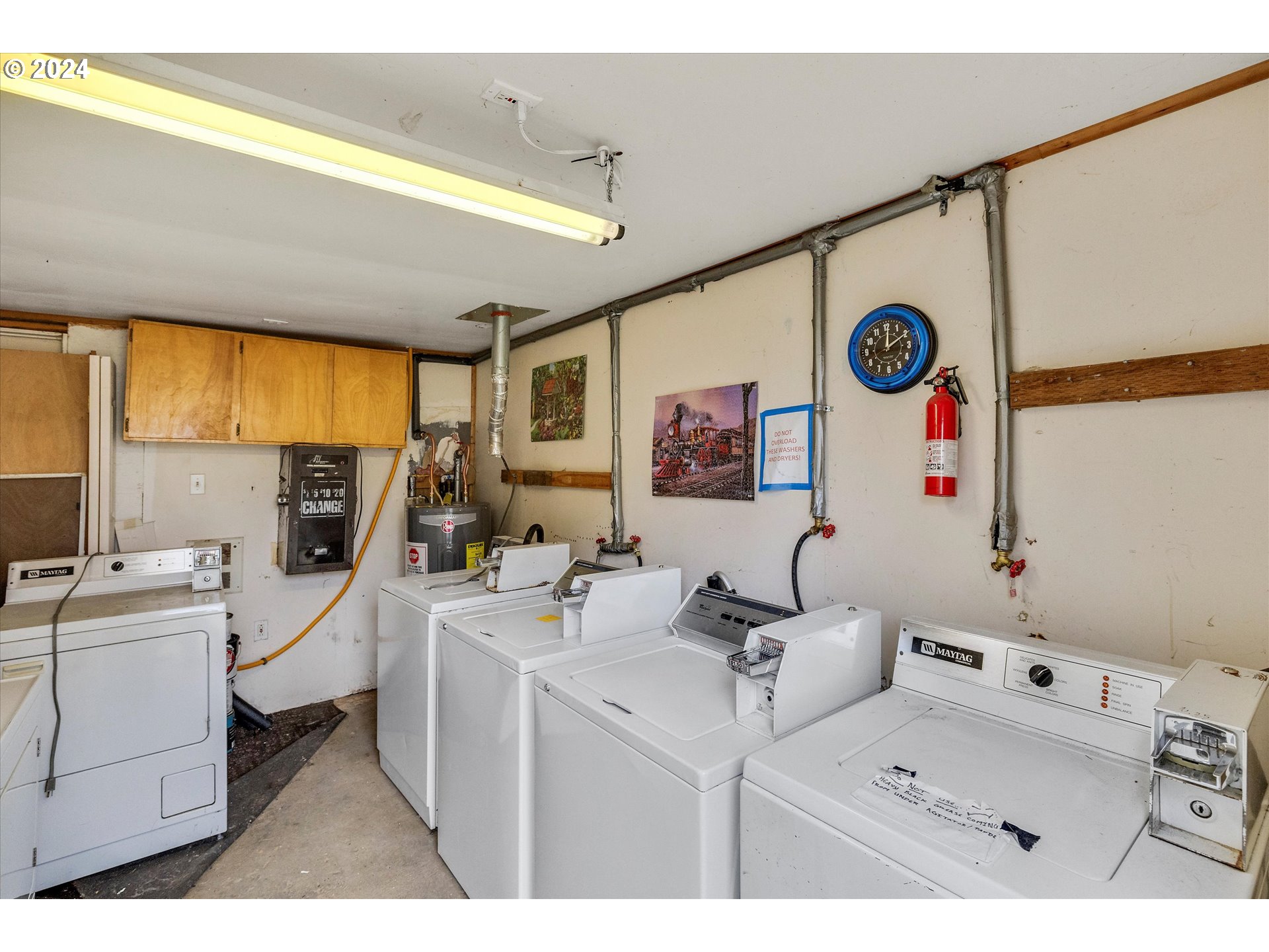 30021 Southeast Orient Drive Gresham, OR 97080 - Photo 18 of 27 a utility room with dryer and washer