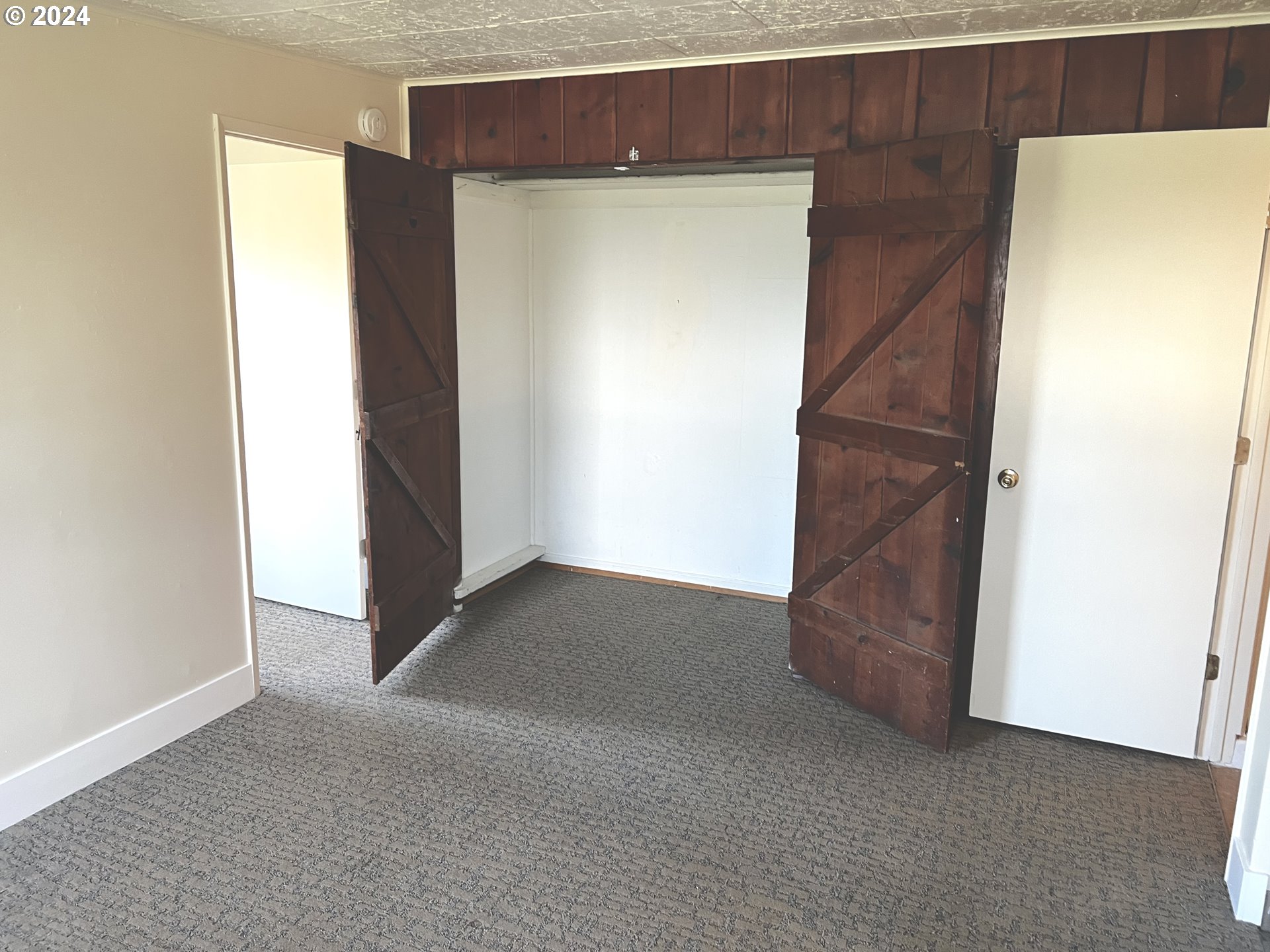 30021 Southeast Orient Drive Gresham, OR 97080 - Photo 20 of 27 a view of cupboard