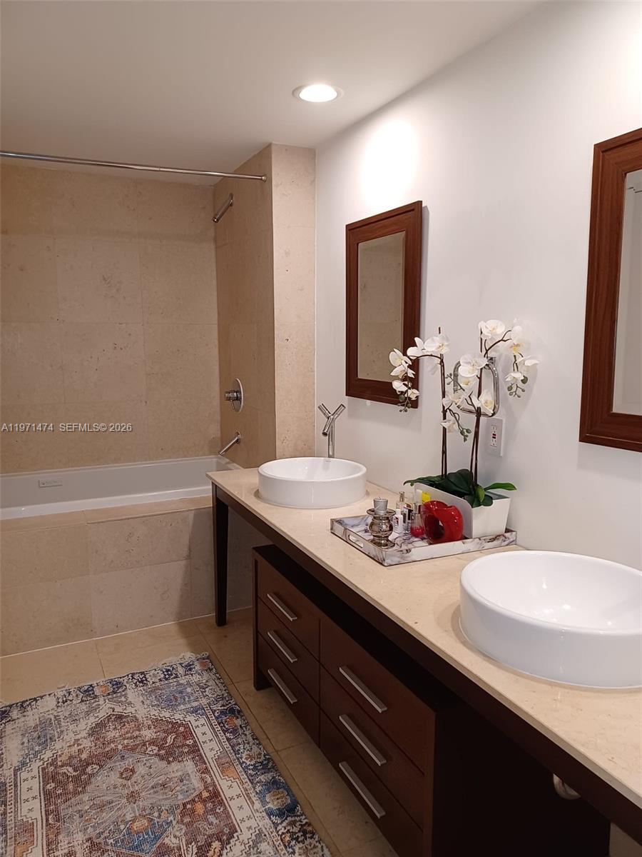 495 Brickell Avenue, Unit 509 Miami, FL 33131 - Photo 4 of 20