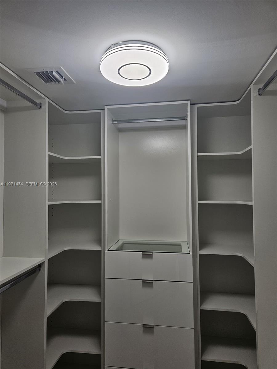 495 Brickell Avenue, Unit 509 Miami, FL 33131 - Photo 5 of 20