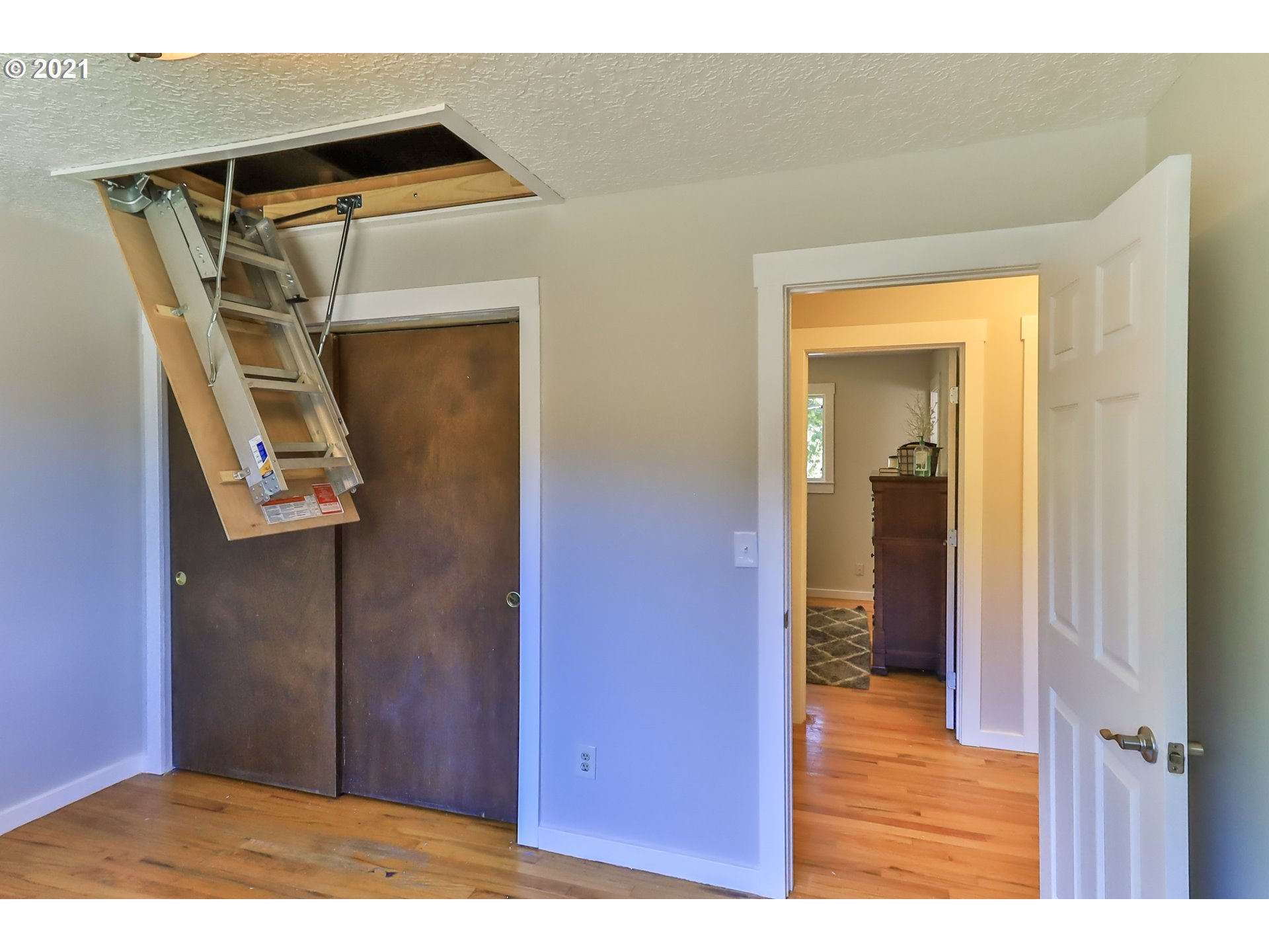 11895 Southwest Cheshire Road Beaverton, OR 97008 - Photo 14 of 32 Gallery Image 14