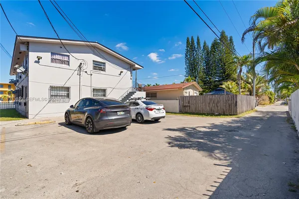 $1,725 | 6406 West Flagler Street, Unit 1, Miami, FL 33144