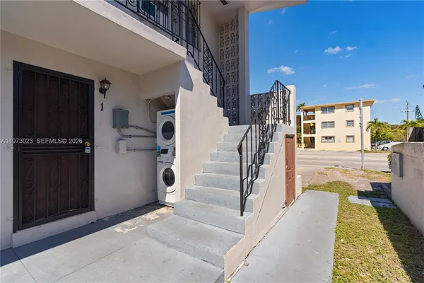 $1,725 | 6406 West Flagler Street, Unit 1, Miami, FL 33144