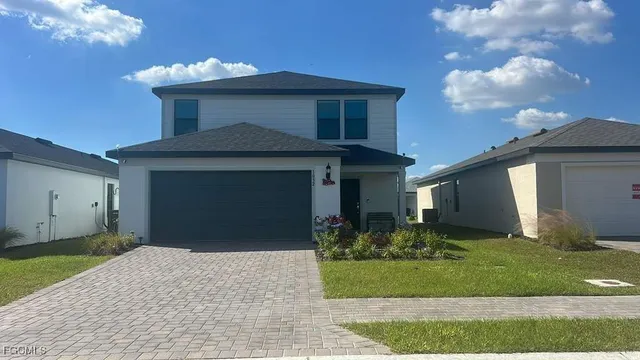 $2,400 | 1032 Caloosa Breeze Drive, LaBelle, FL 33935