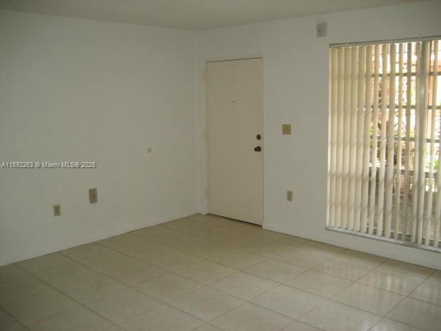 10832 North Kendall Drive, Unit U5 Miami, FL 33176 - Photo 5 of 22