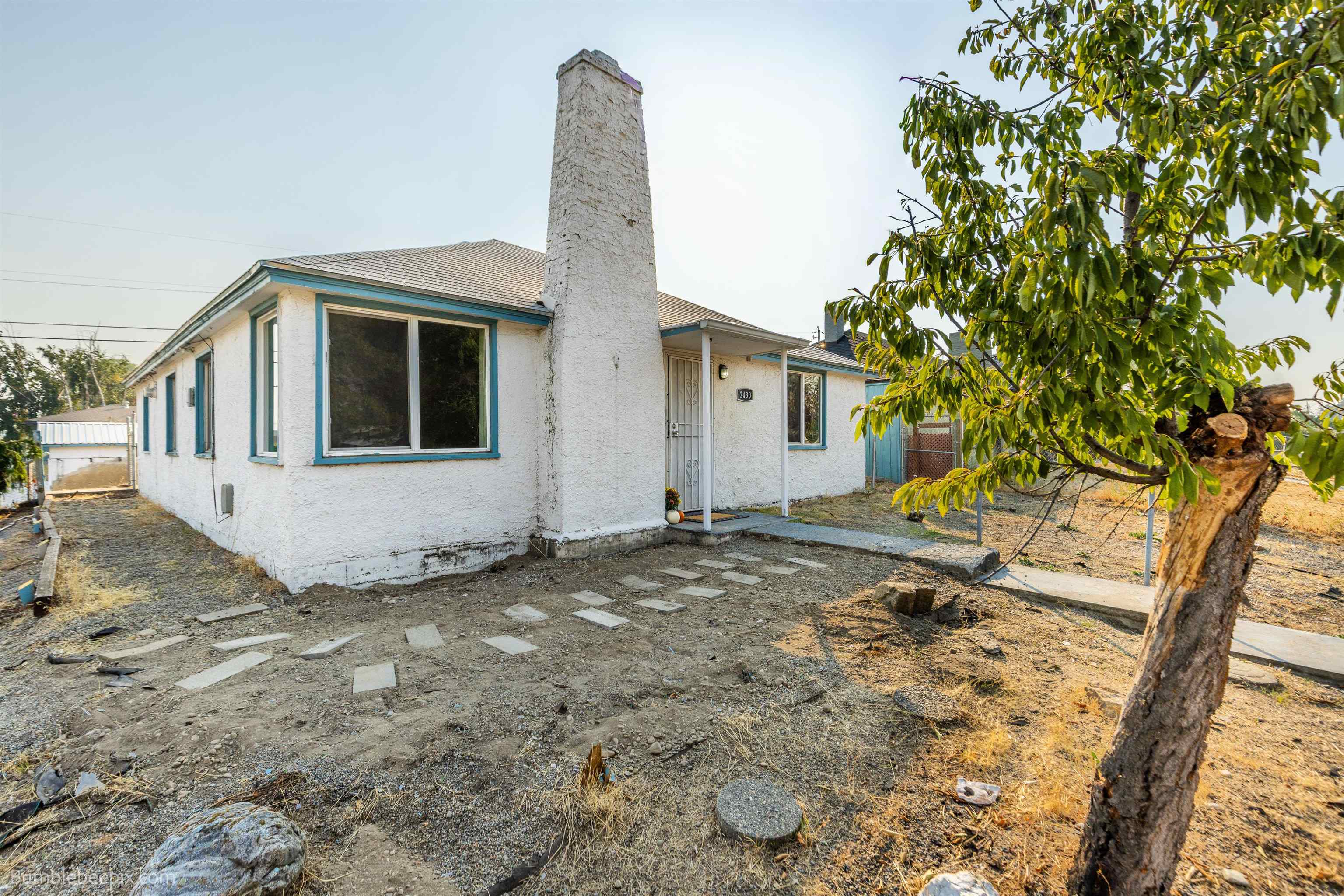 2430 East Longfellow Avenue Spokane, WA 99207 - Photo 1 of 34