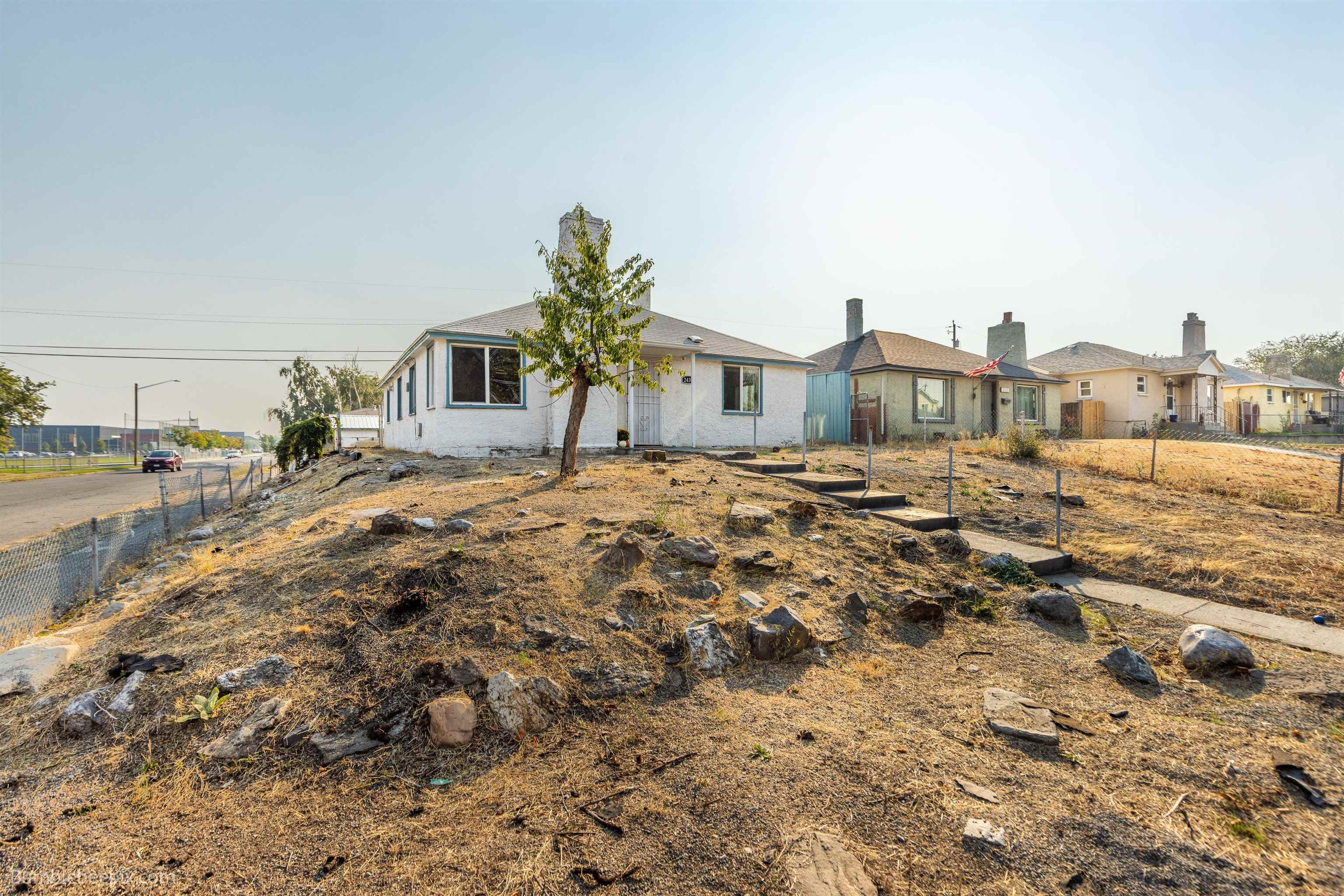 2430 East Longfellow Avenue Spokane, WA 99207 - Photo 5 of 34