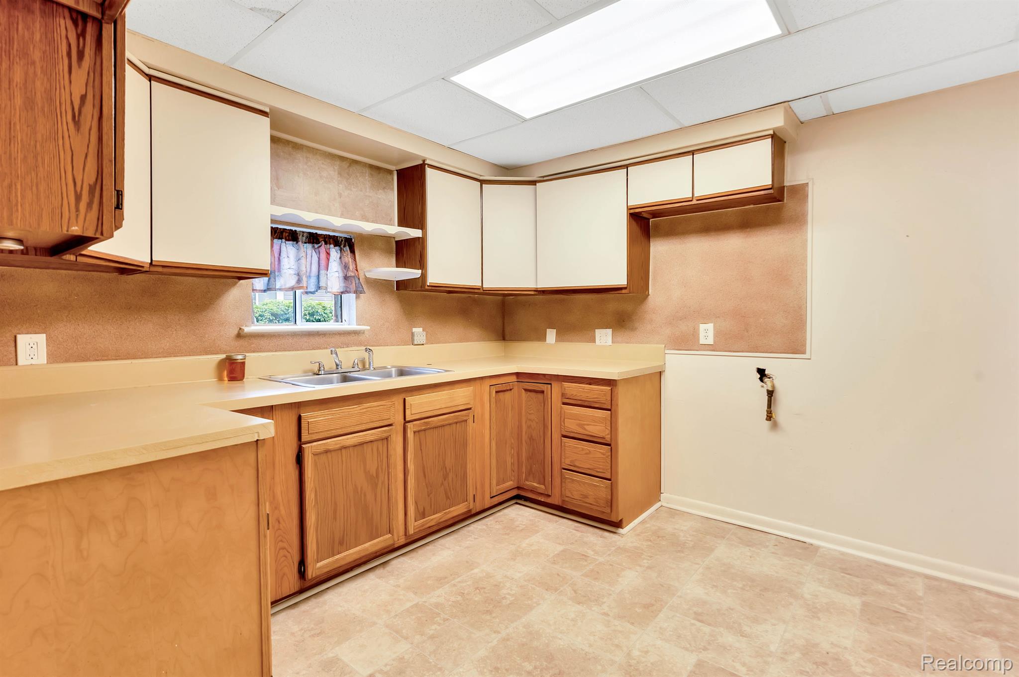19304 Inkster Road Redford, MI 48240 - Photo 20 of 32 Gallery Image 20