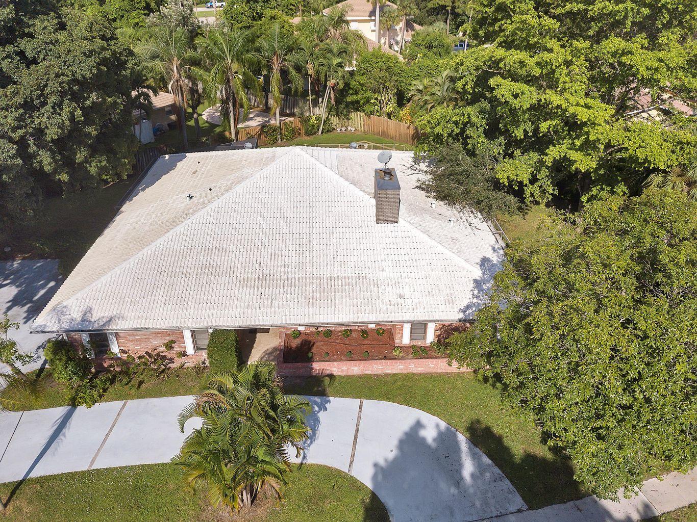 6679 North Grande Drive Boca Raton, FL 33433 - Photo 2 of 47 20200426023708826984000000-o