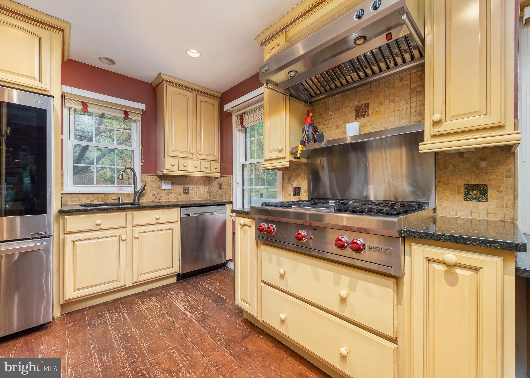 9902 Sutherland Road Silver Spring, MD 20901 - Photo 8 of 26
