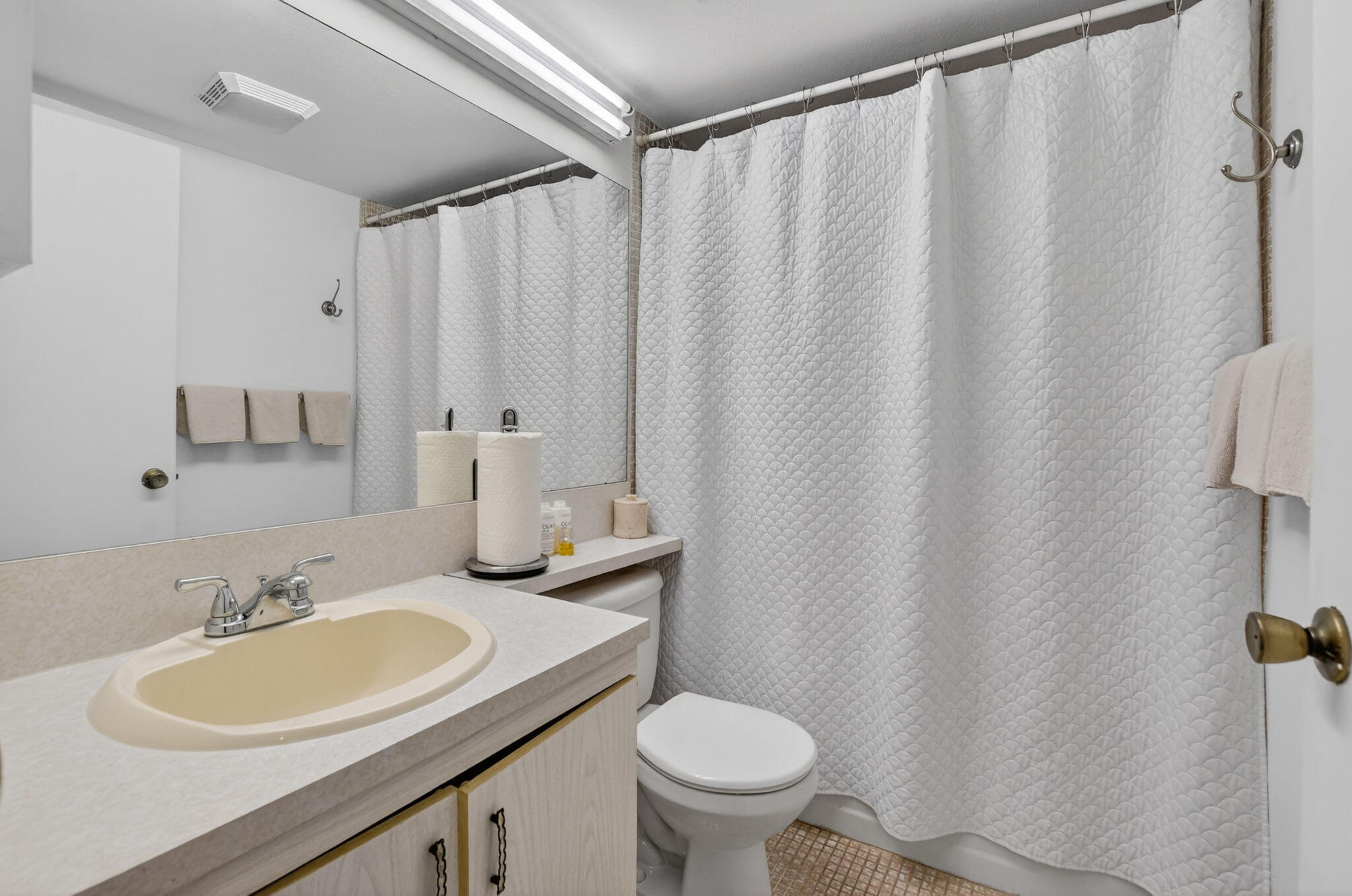 4024 Guildford East, Unit 4024 Boca Raton, FL 33434 - Photo 12 of 76 13-web-or-mls-DSC_7217