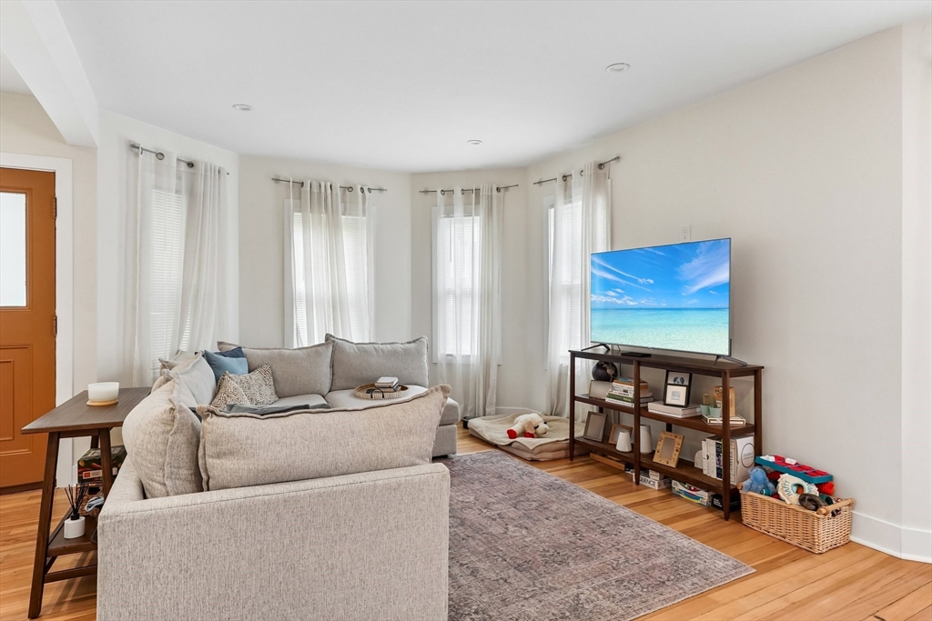 48 Whitfield Road, Unit 48 Somerville, MA 02144 - Photo 6 of 32