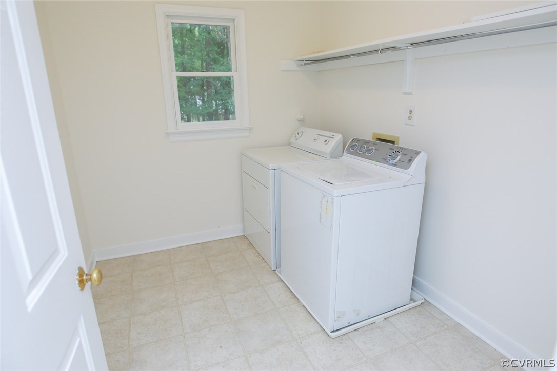 3003 Cove Ridge Road Midlothian, VA 23112 - Photo 23 of 33 a utility room with dryer and washer