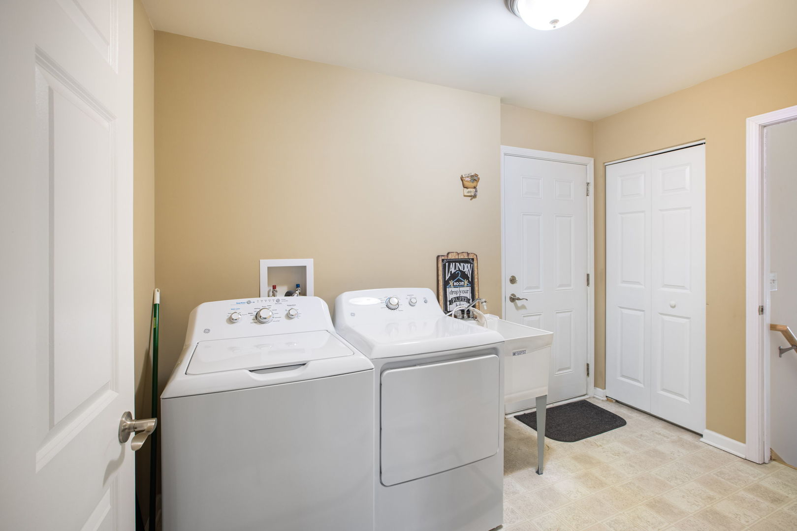 900 Jefferson Avenue McHenry, IL 60050 - Photo 14 of 17 Gallery Image 14