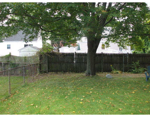 25 Loris Road Peabody, MA 01960 - Photo 3 of 10 Gallery Image 3